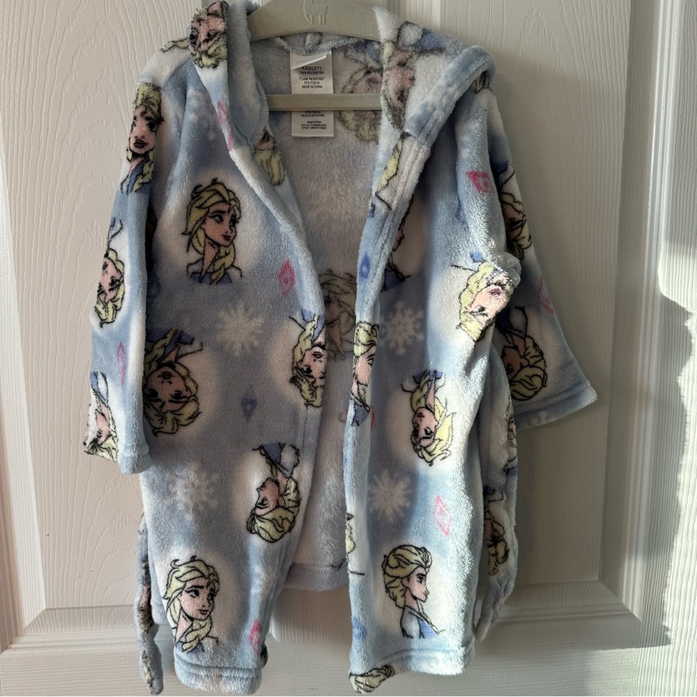 Disney Frozen Elsa Robe | Toddler Robe - Picture 10 of 10